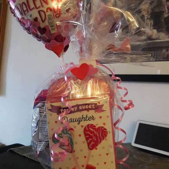 Valentine's Day Gift Basket - Picture 3 of 8